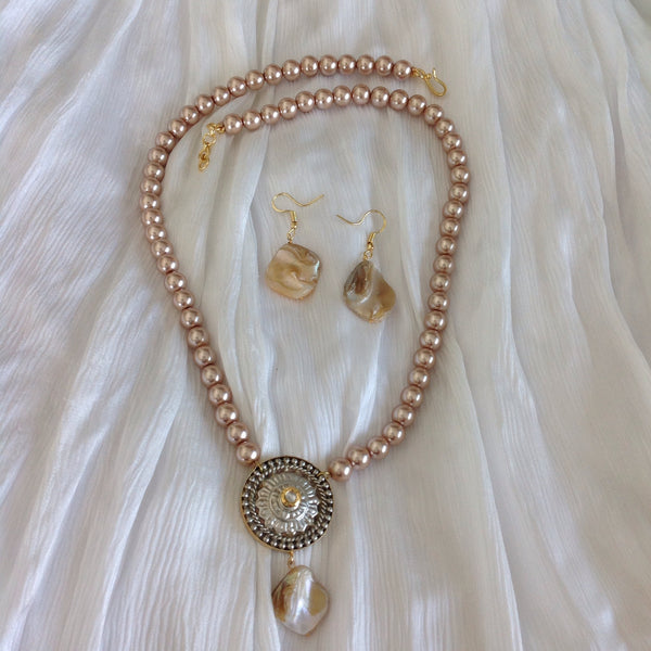Medallion Pendant in Cream Rose and Mother of Pearls Necklace Set
