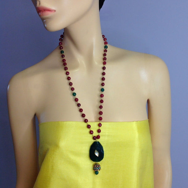 Charismatic Red Pearls Green Gemstone Pendant Necklace