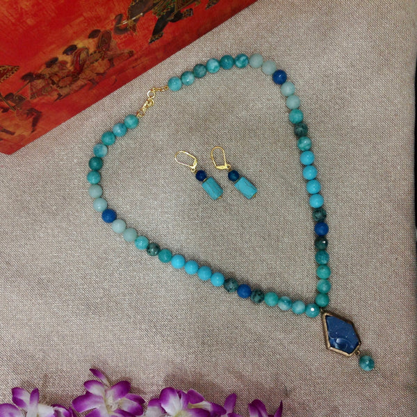 Splendid Shades of Blue Gemstones Necklace