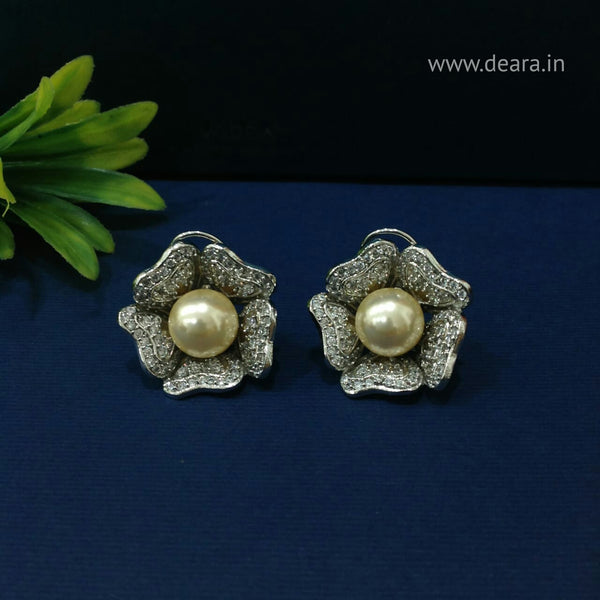 Charming Golden Pearl in Floweret Crystal Stud Earrings