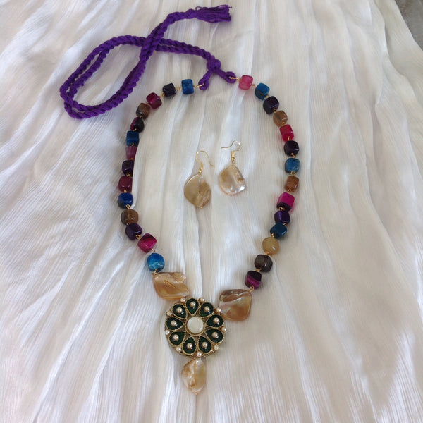 Affluence of Multicolor Stones with MOP Necklace Set