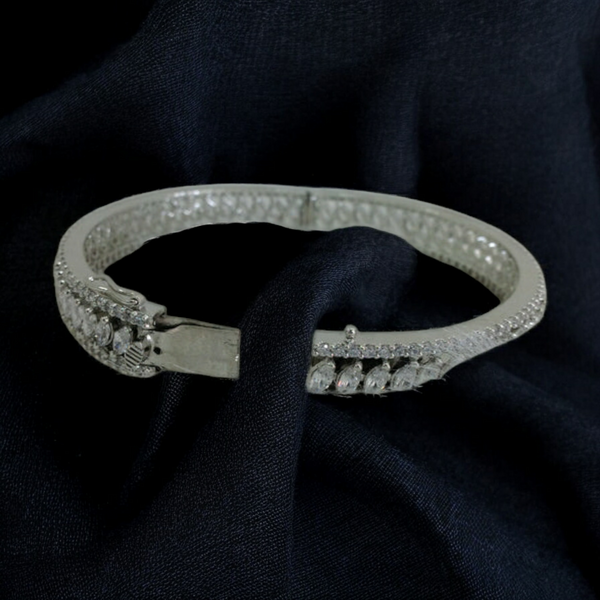 Graceful Droplets of Crystal Single Bracelet
