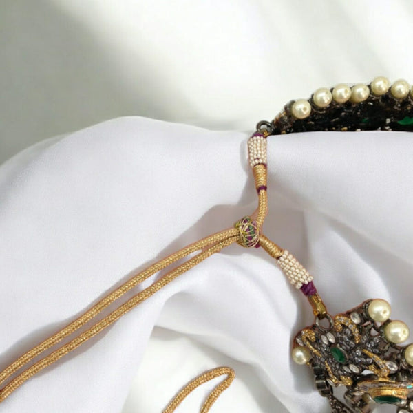 Elegant Emerald Green Gemstones With Crystal And Shell Pearl Necklace Set