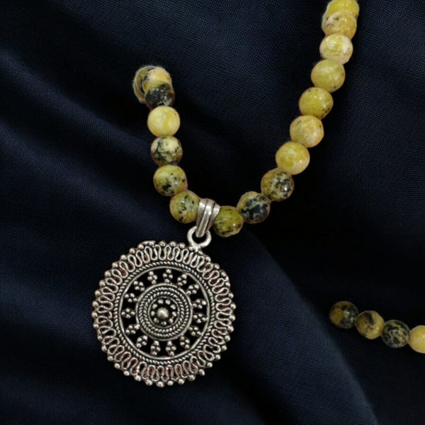 Splendid Lemon Yellow Gemstones With Silver Pendant Necklace