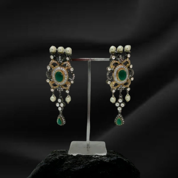 Elegant Emerald Green Gemstones With Crystal And Shell Pearl Necklace Set