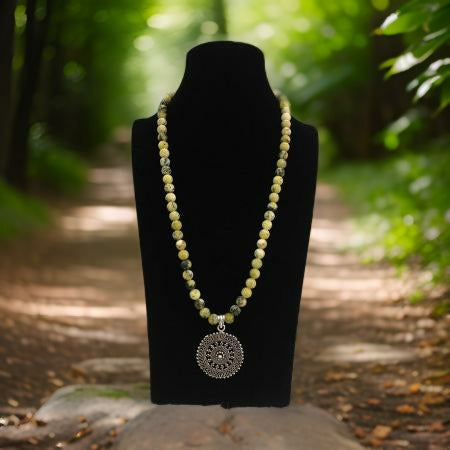 Splendid Lemon Yellow Gemstones With Silver Pendant Necklace