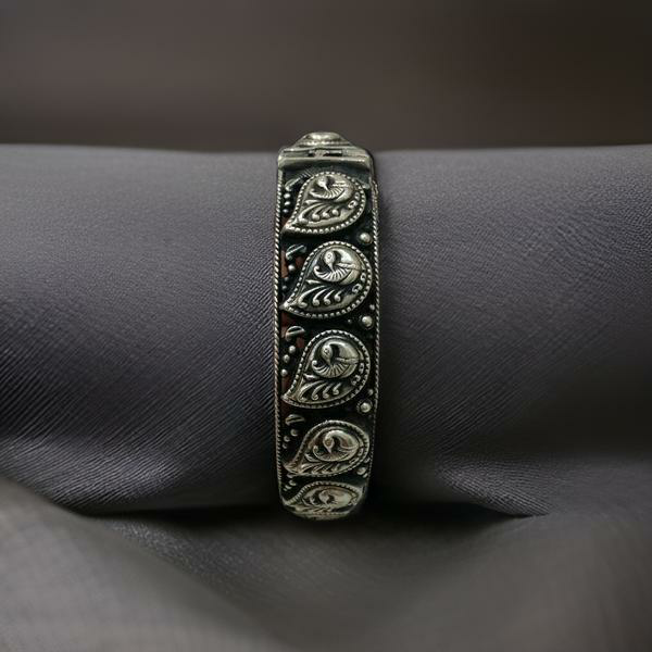 Graceful Dance of Peacock in Silver kada Bracelet