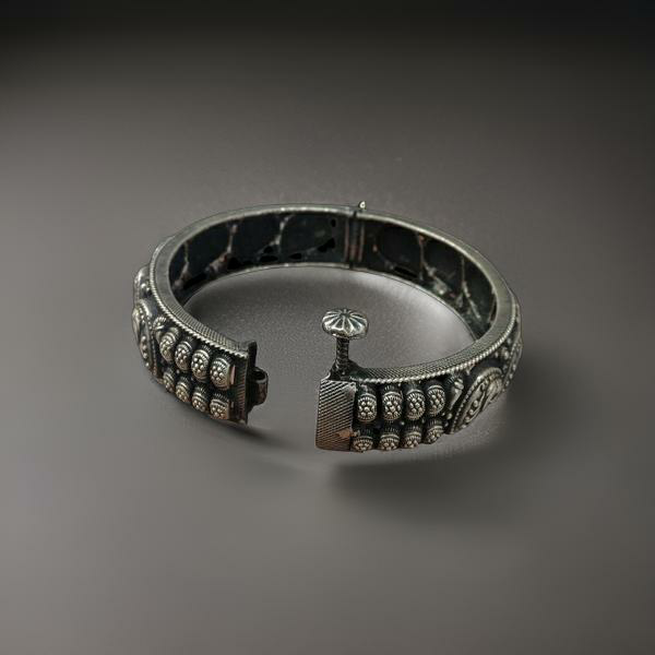 Graceful Dance of Peacock in Silver kada Bracelet