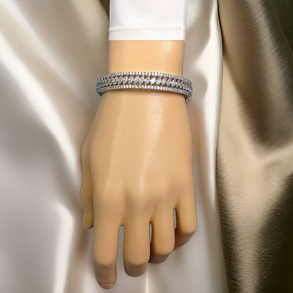 Graceful Droplets of Crystal Single Bracelet