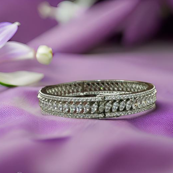 Graceful Droplets of Crystal Single Bracelet