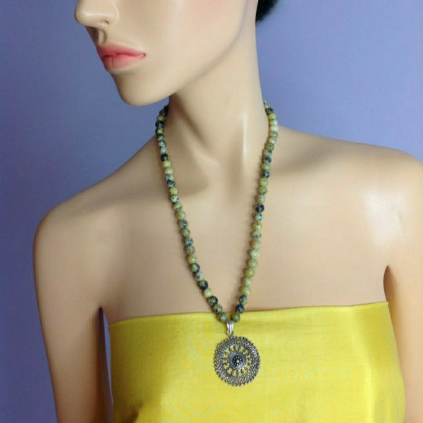 Splendid Lemon Yellow Gemstones With Silver Pendant Necklace