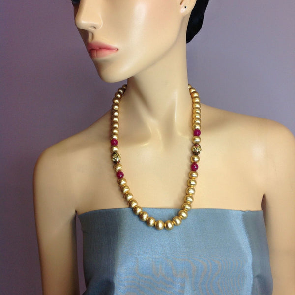 Graceful Golden Beads Necklace