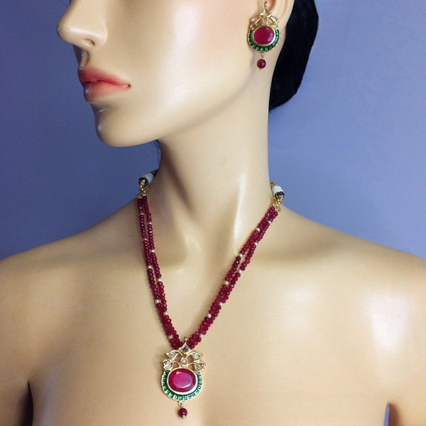 Ravishing Red and Green Pendant Necklace Set