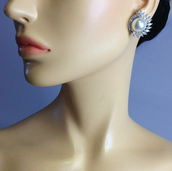 Pleasing Pearl In Crystal Stud Earrings