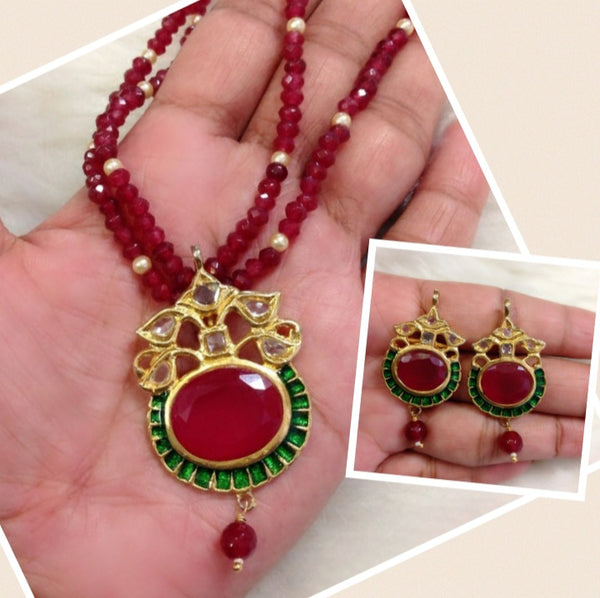 Ravishing Red and Green Pendant Necklace Set