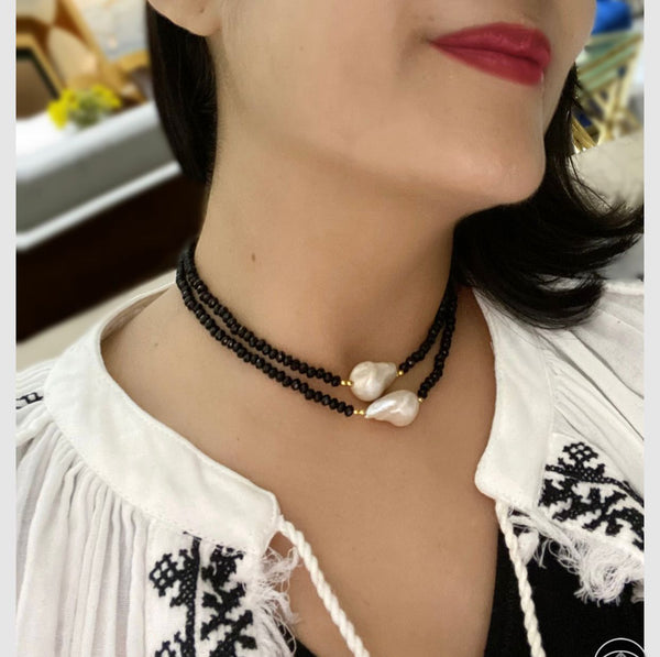 Dazzling Baroque Pearls with Black Beads Choker Necklace