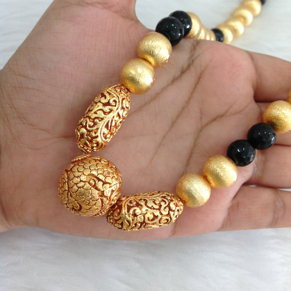Blossom Black Gemstones And Geru Beads Necklace