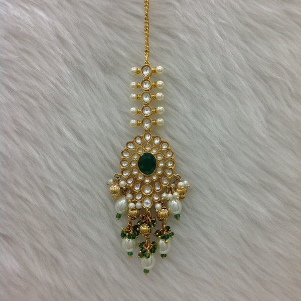 Marvellous Touch of Green and Golden MaangTikka