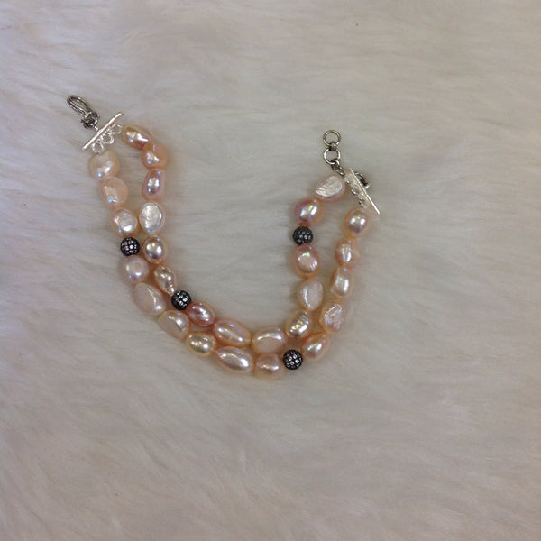 Peach Blush Pearl Bracelet