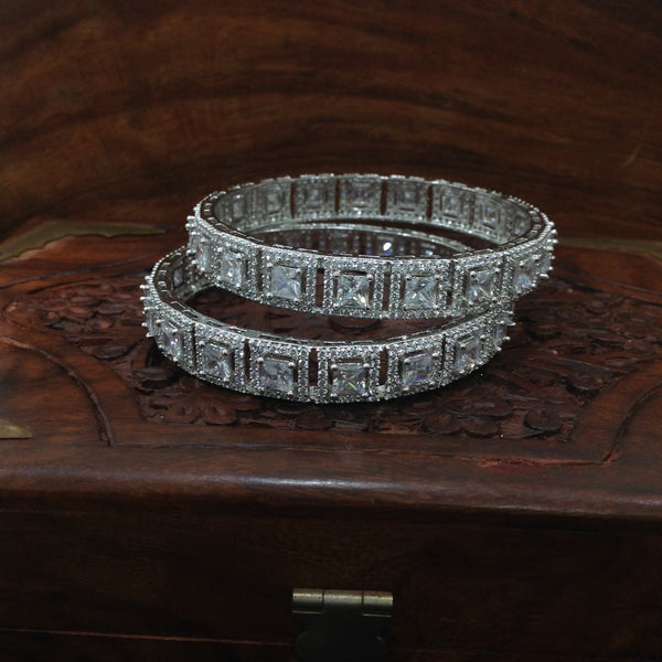 Crystalline Bond of Squares Bangles