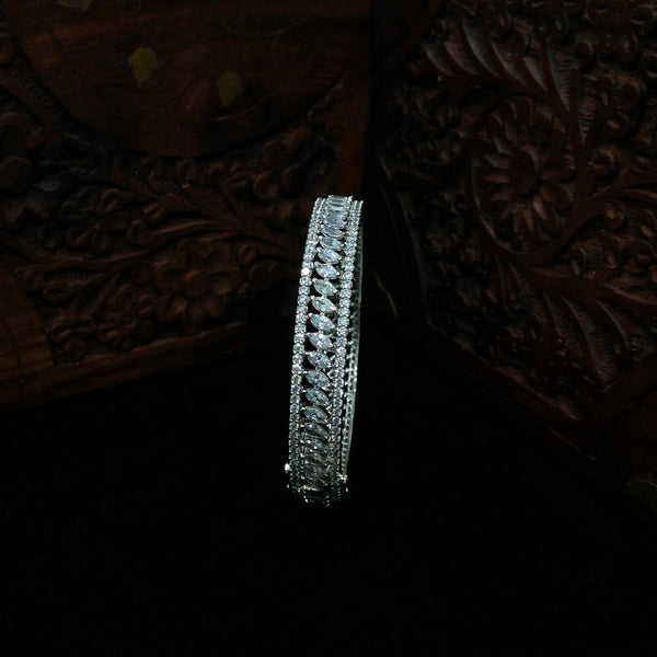 Graceful Droplets of Crystal Bracelet