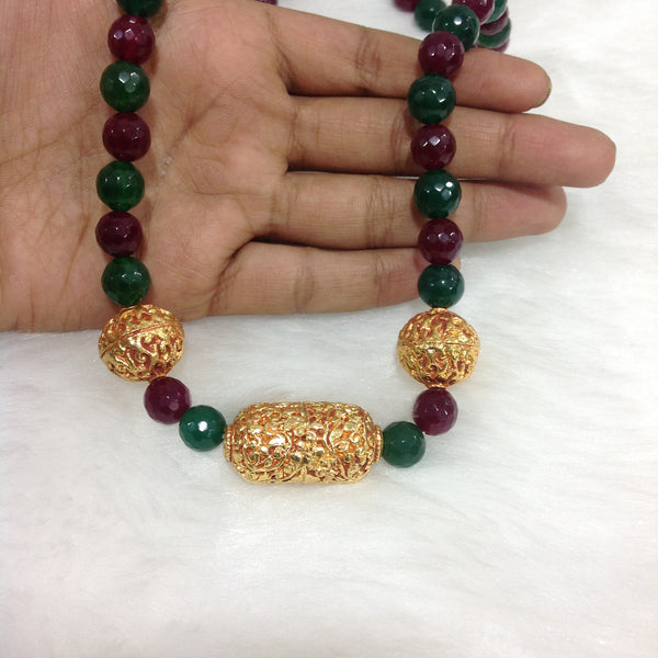 Captivating Geru Red And Green Necklace