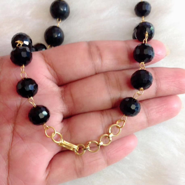 Bold Black Agates with Golden Circle Necklace