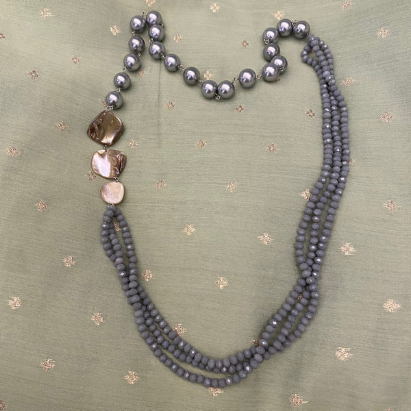 Groovy Grey Mother of Pearls Necklace